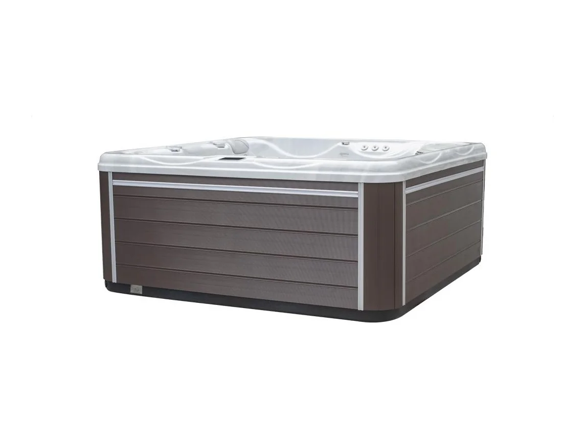 Spa RY-670 5 places, vue 3/4, coque acrylique et habillage du catalogue Alu Business